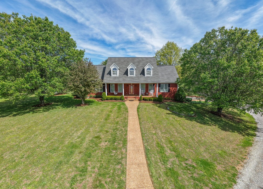 House in Thompson's Station, Tennessee, United States 1 - 17628395