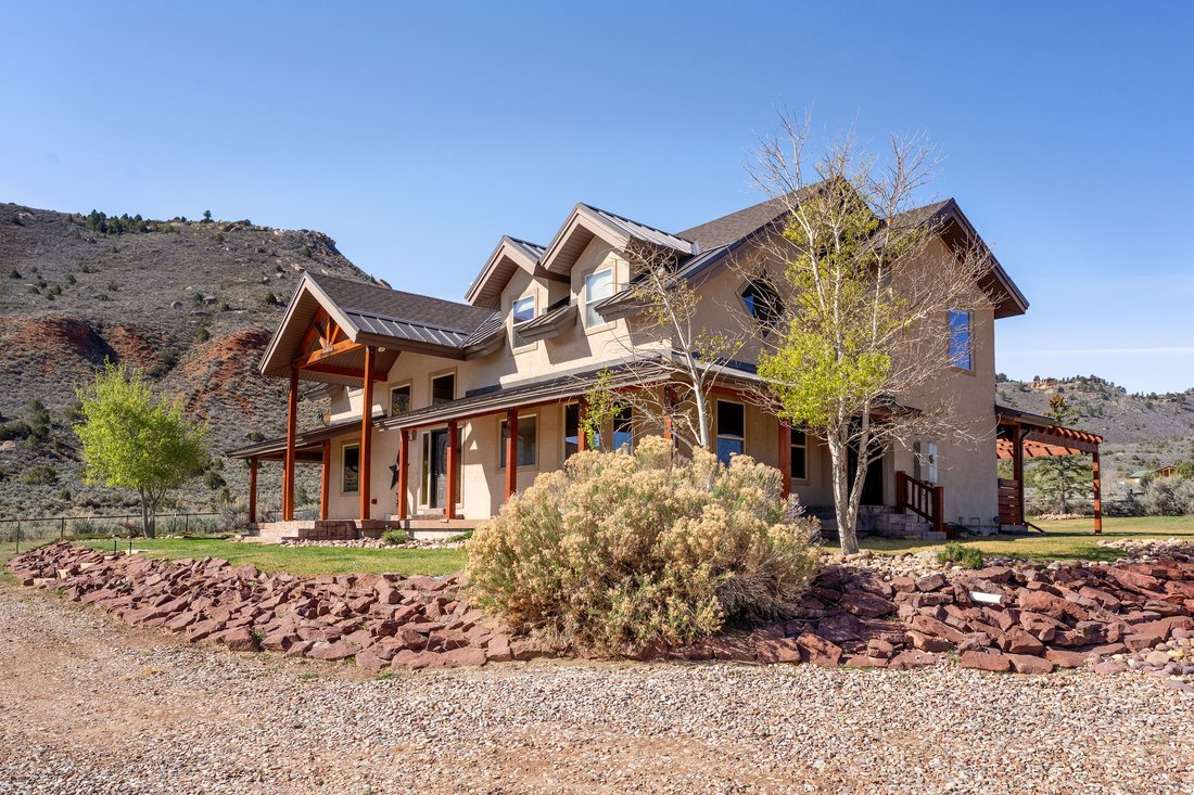 House in Vernal, Utah, United States 2 - 17631144