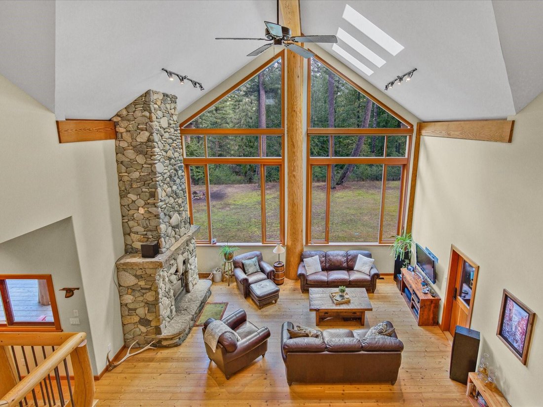 House in Squamish-Lillooet C, British Columbia, Canada 3 - 17635690