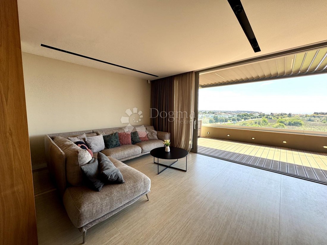 Apartment in Novigrad, Istria County, Croatia 1 - 17633529