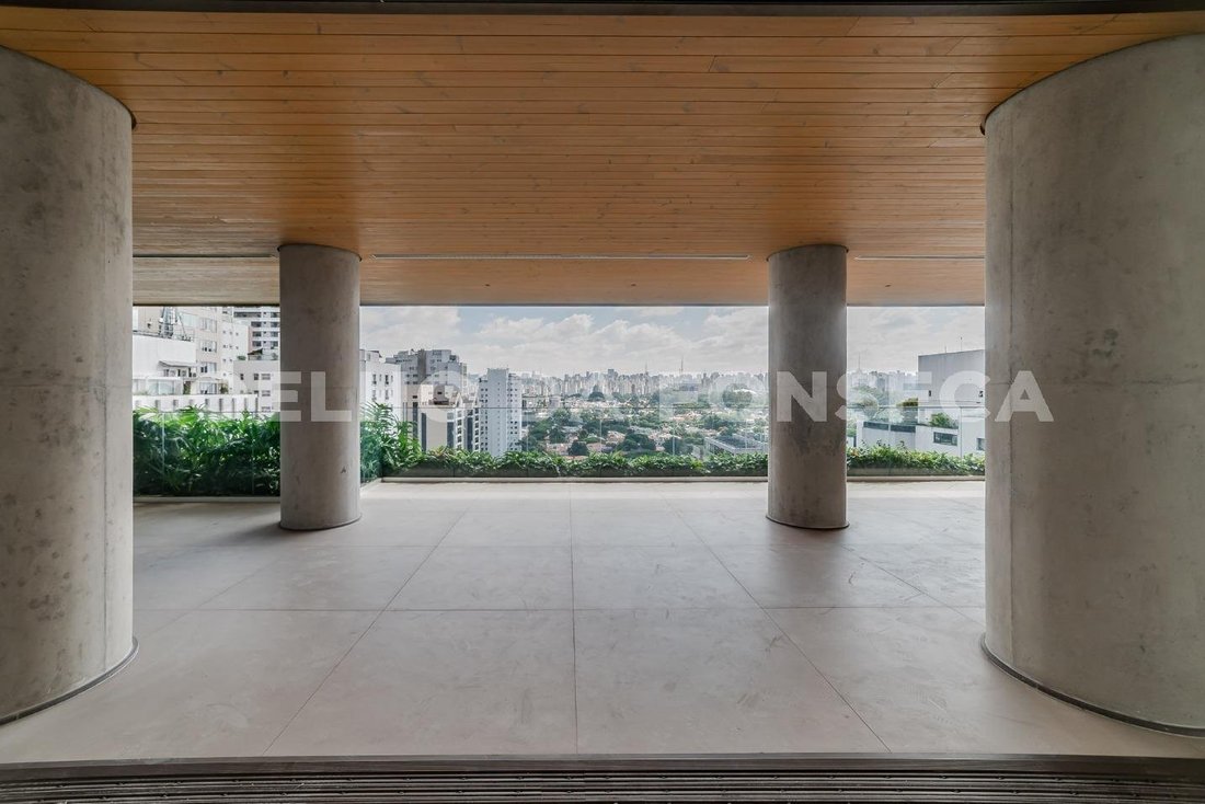 Condo in São Paulo, State of São Paulo, Brazil 1 - 17639967