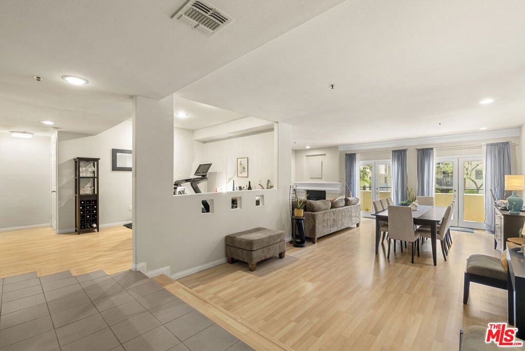 Condo in Los Angeles, California, United States 3 - 17630888