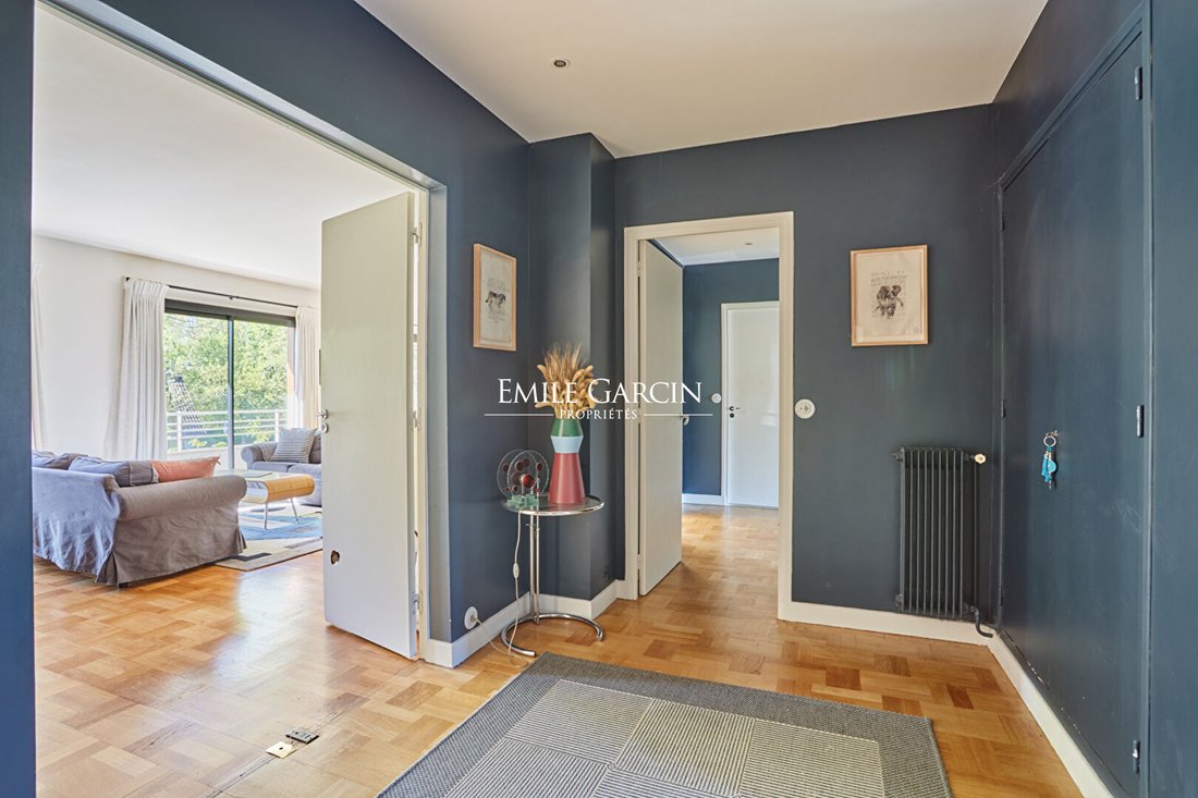 Apartment in Chateau de Vaucresson, Vaucresson, France 3 - 17629836