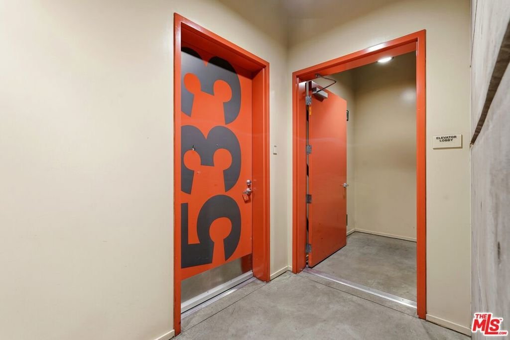 Condo in Los Angeles, California, United States 4 - 17630892