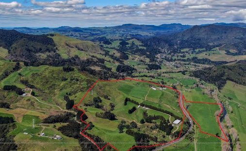 Country House in Karangahake, Waikato, New Zealand 1