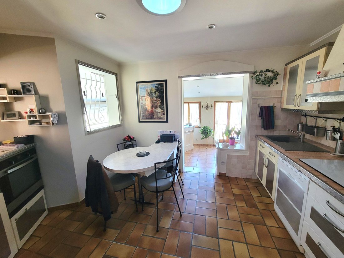 Villa in Ouest, Rochefort-du-Gard, France 4 - 17629434