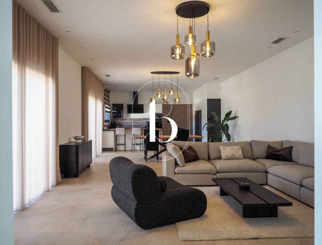 House in Centre Ville, Bagnols-sur-Ceze, France 2 - 17629152
