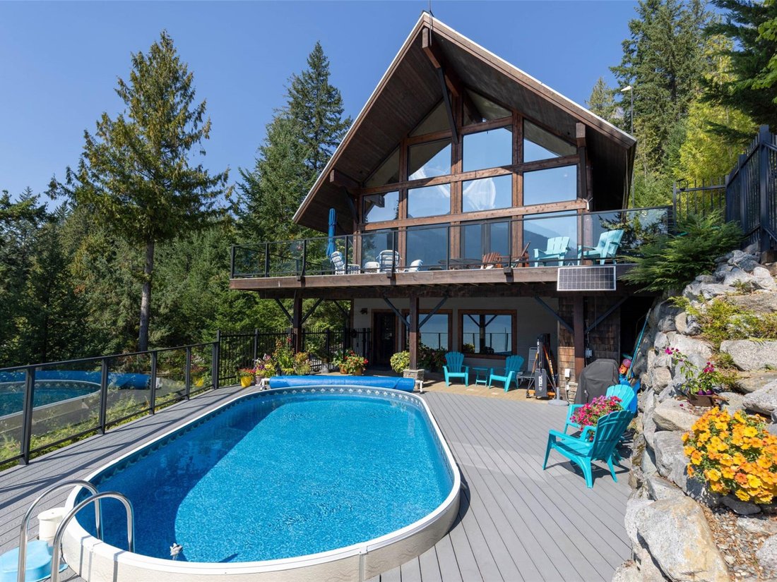 House in Mount Currie, British Columbia, Canada 1 - 17635660