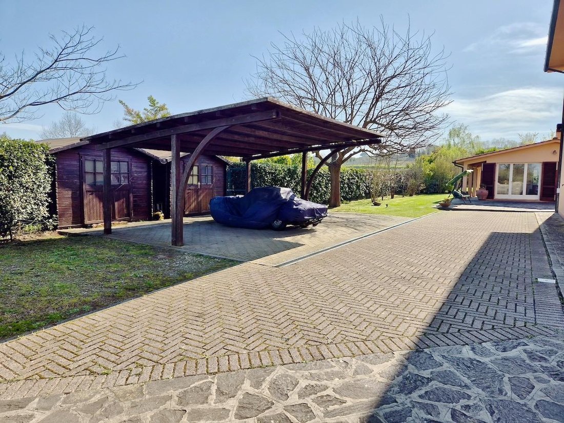Villa in Crespina, Tuscany, Italy 3 - 17631179