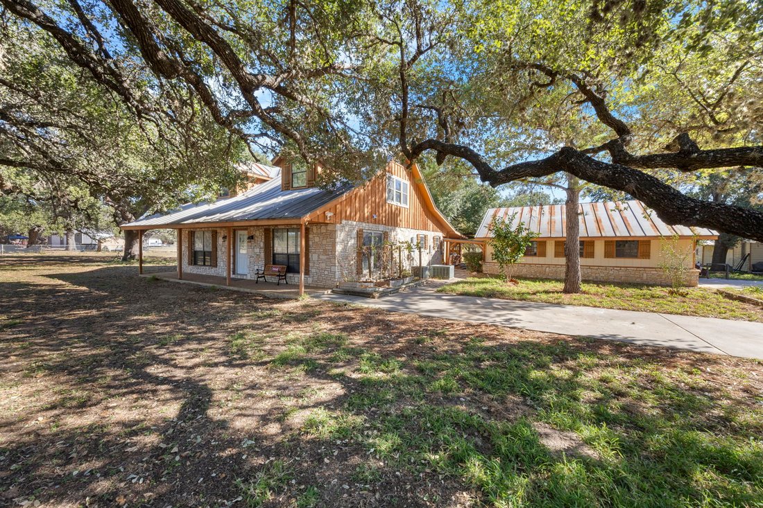 Farm Ranch in Pleasanton, Texas, United States 2 - 17639627