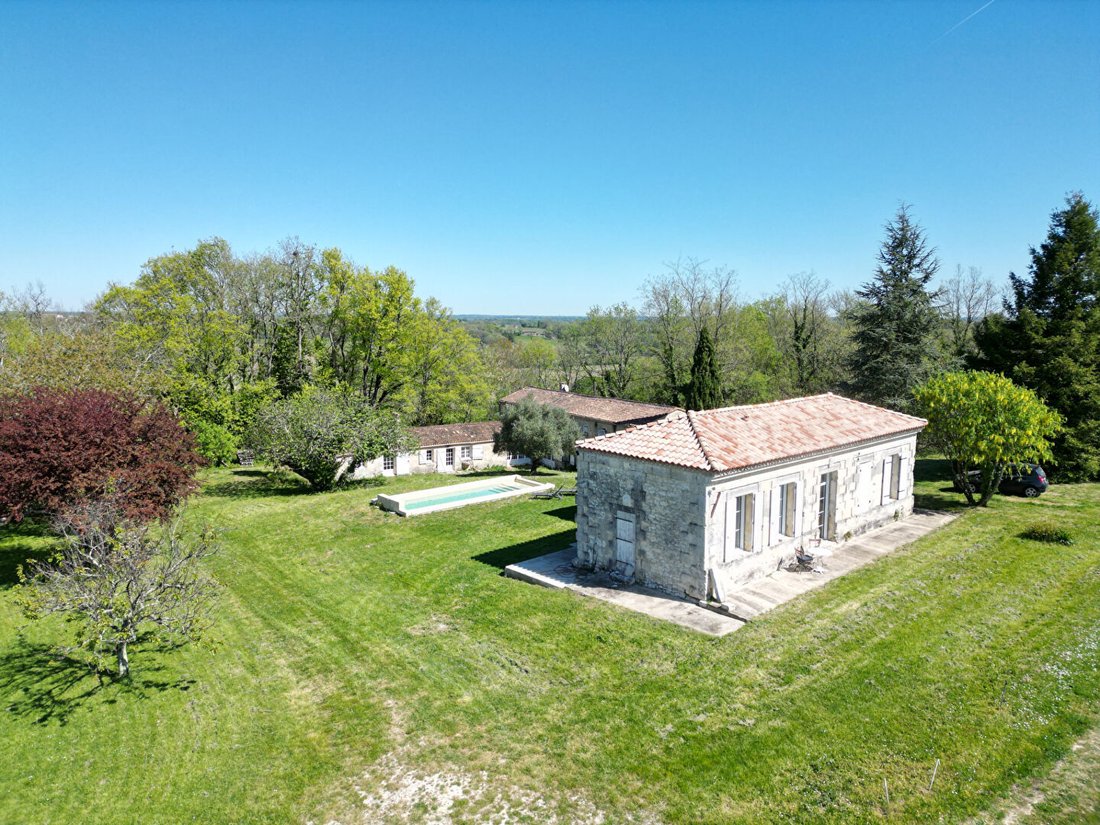 Villa in Libourne, Nouvelle-Aquitaine, France 1 - 17632330