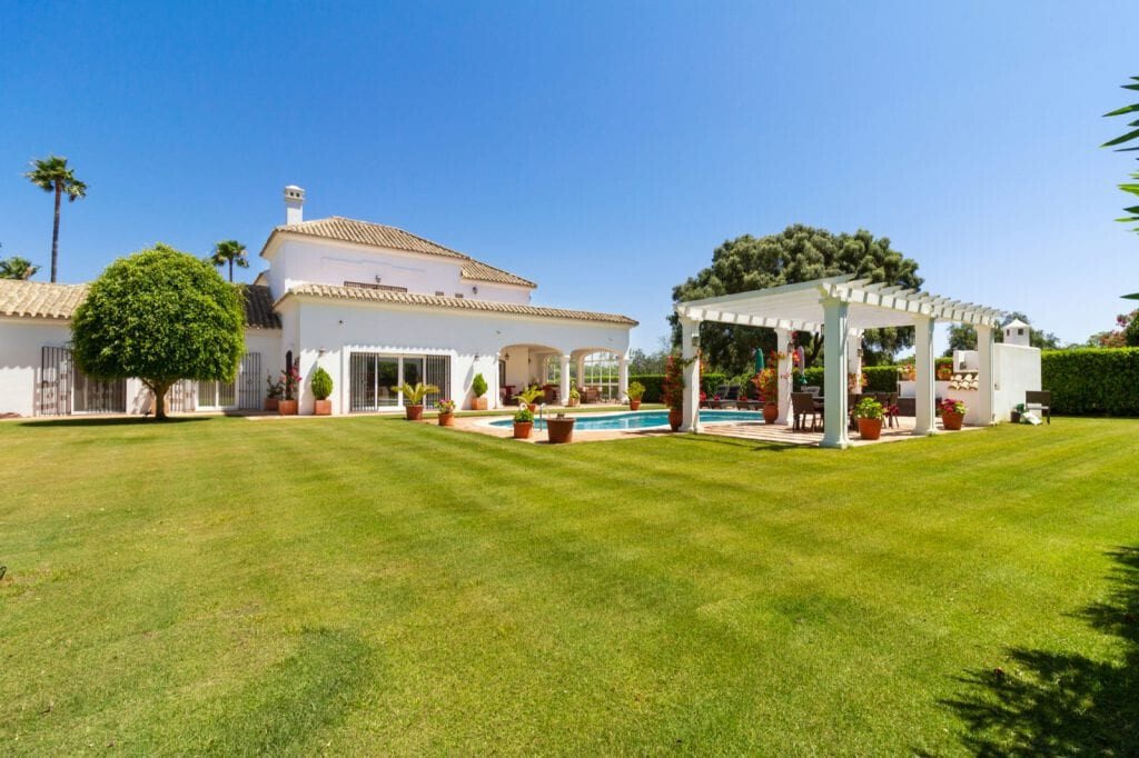 House in Sotogrande, San Roque, Andalusia 2 - 17636080
