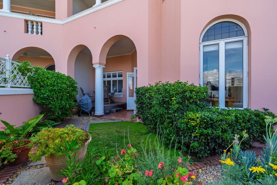 Apartment in Kalk Bay, Cape Town, South Africa 1 - 17631331