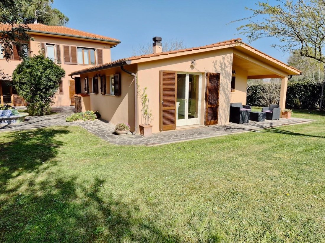 Villa in Crespina, Tuscany, Italy 5 - 17631179