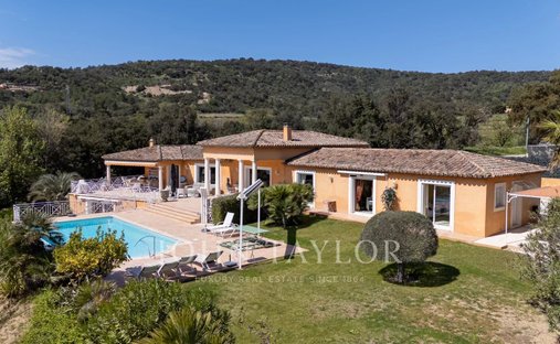 Villa in Grimaud, Provence-Alpes-Côte d'Azur, France 1