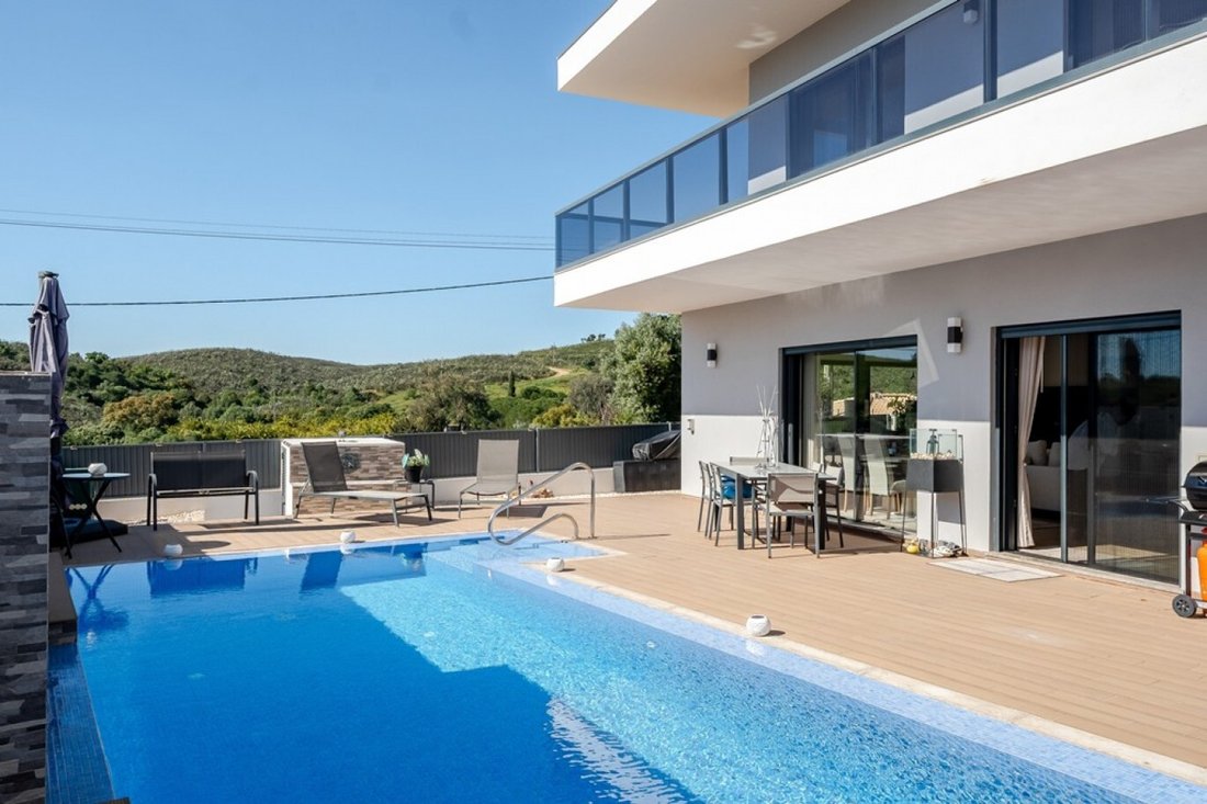 House in Mexilhoeira Grande, Algarve, Portugal 1 - 17637593