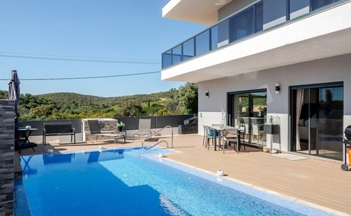 House in Mexilhoeira Grande, Algarve, Portugal 1