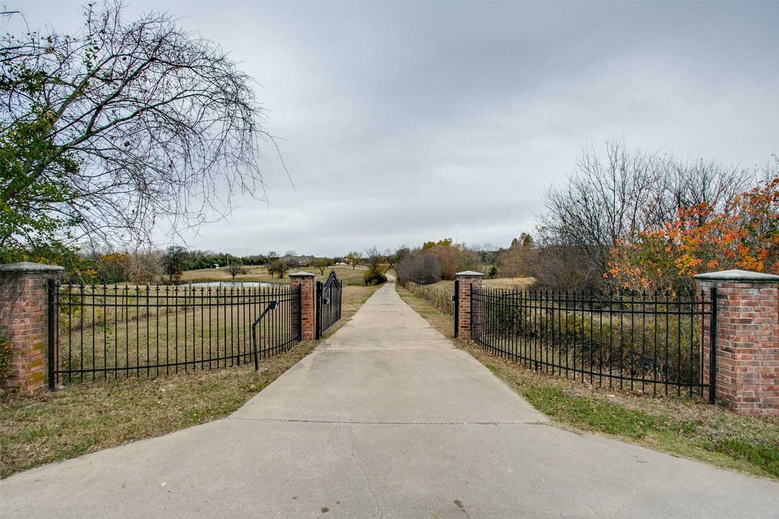 House in Garland, Texas, United States 4 - 13208264