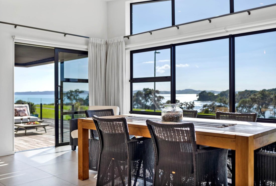 House in Beachlands, Auckland, New Zealand 2 - 17641026