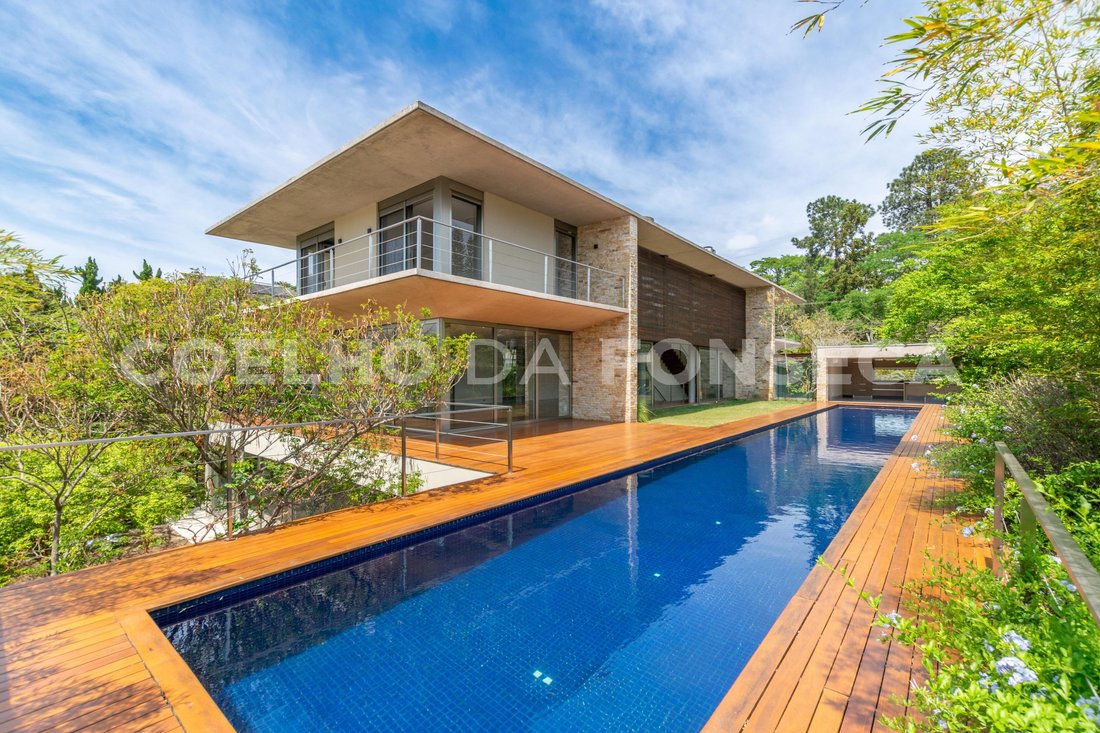 Condo in Brazil 1 - 17637908