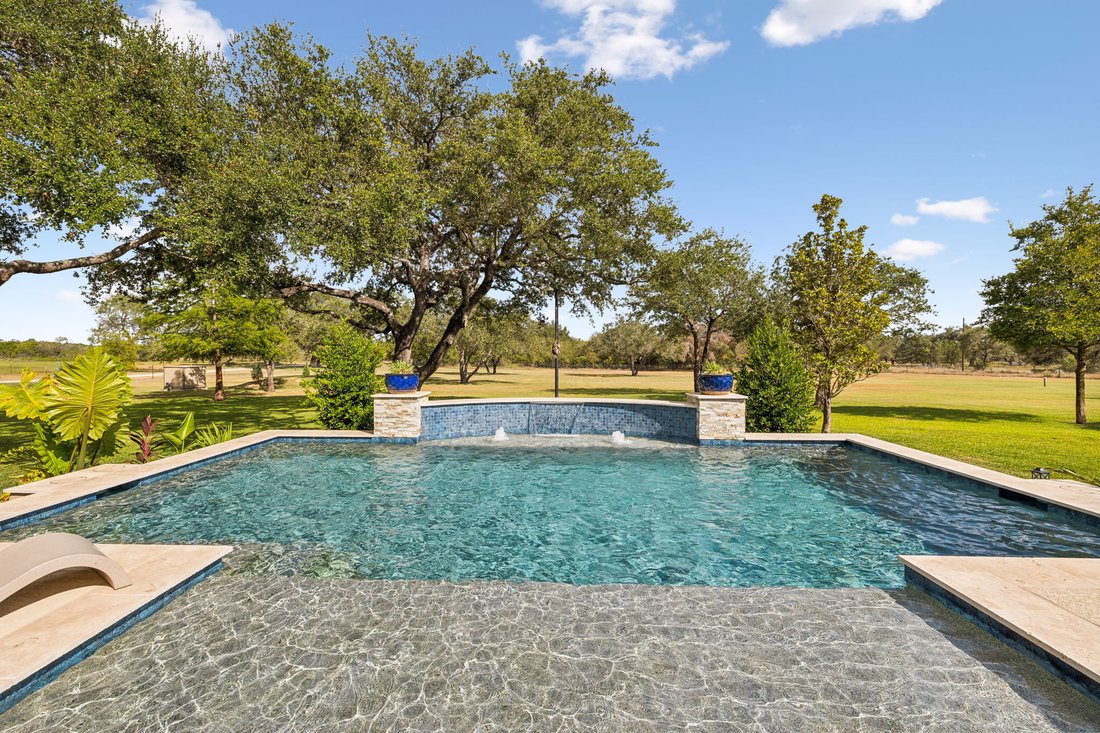 House in Pleasanton, Texas, United States 2 - 15521384
