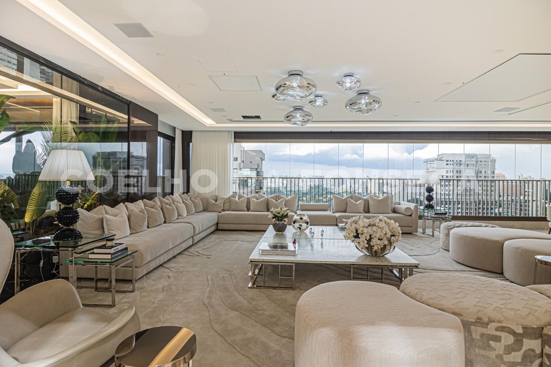 Condo in São Paulo, State of São Paulo, Brazil 5 - 17637082