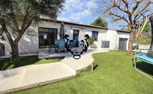 House in Ecarts, Roquebrune-sur-Argens, France 1