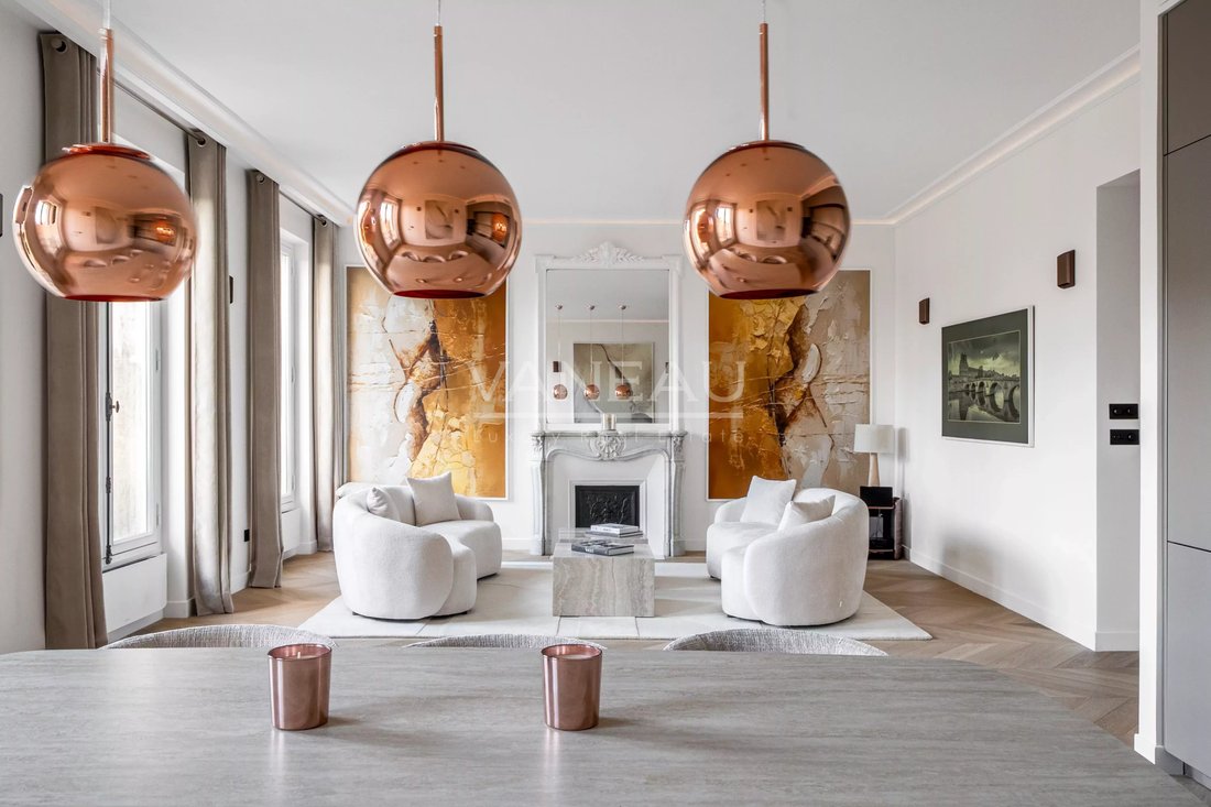 Apartment in Gros Caillou, Paris 7e Arrondissement, Paris 2 - 17633786
