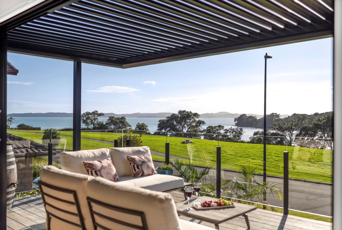House in Beachlands, Auckland, New Zealand 4 - 17641026