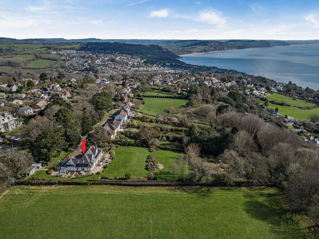 House in Lyme Regis, England 3 - 17628102