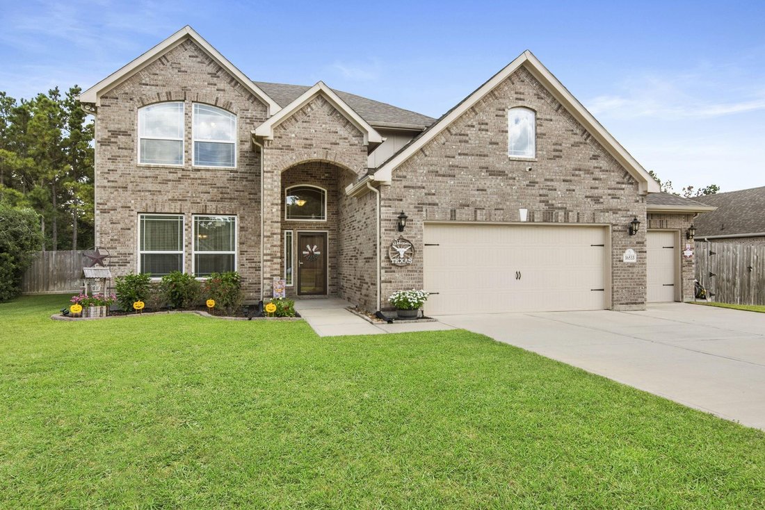 House in Conroe, Texas, United States 3 - 17632691