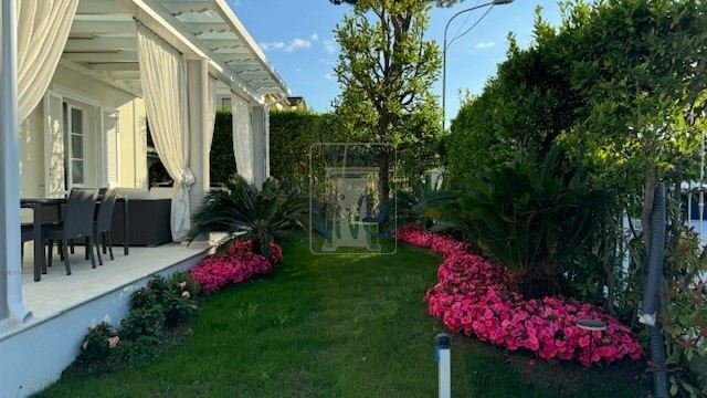 Villa in Motrone, Pietrasanta, Italy 5 - 17631164
