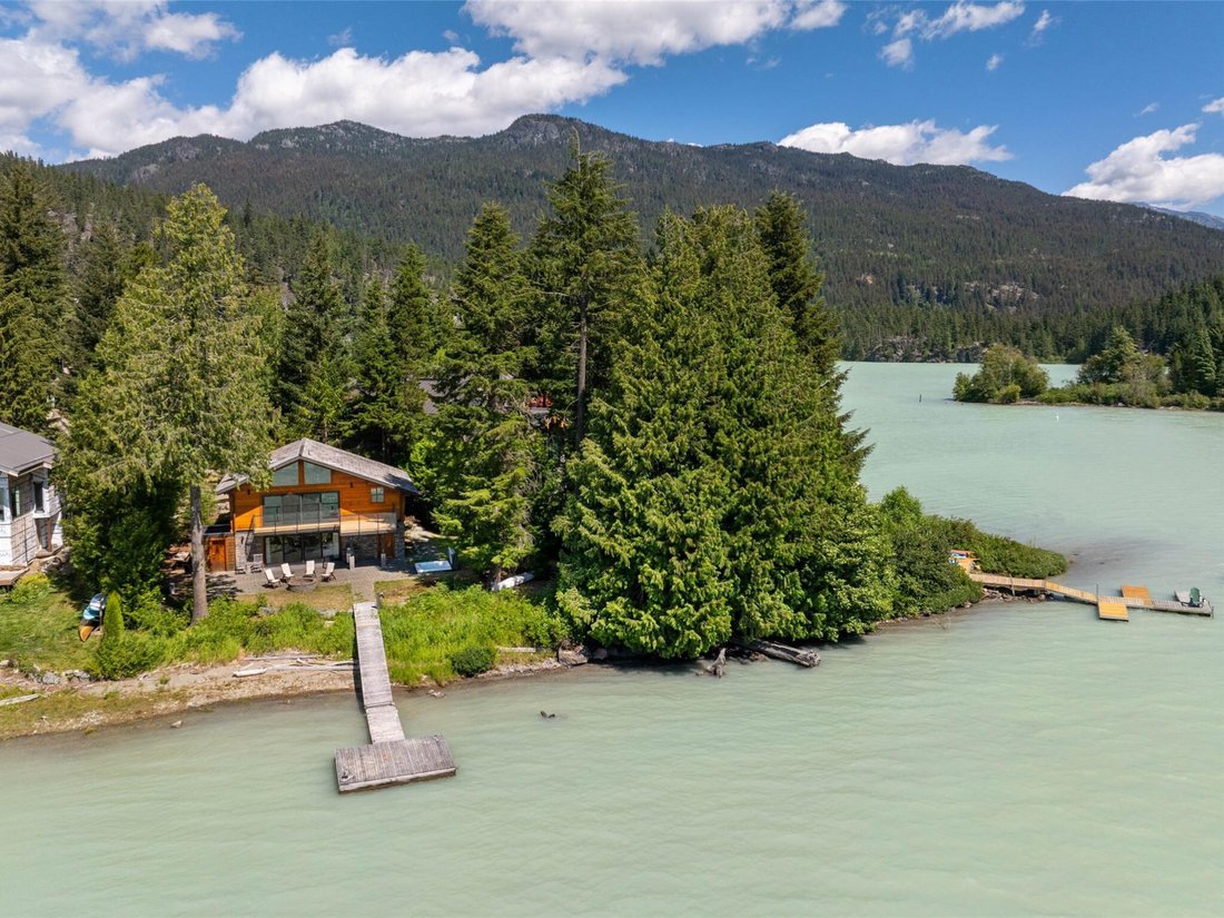 House in Whistler, British Columbia, Canada 1 - 17635351