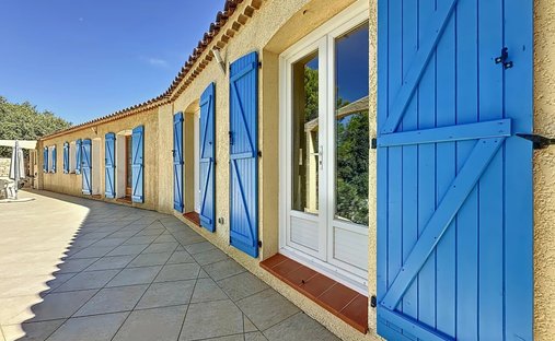 Villa in Tavernes, Provence-Alpes-Côte d'Azur, France 1
