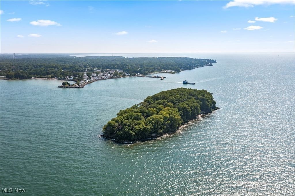 Land in Port Clinton, Ohio, United States 5 - 17637184