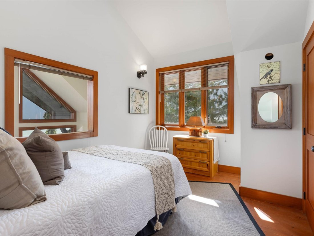 House in Mount Currie, British Columbia, Canada 3 - 17635660