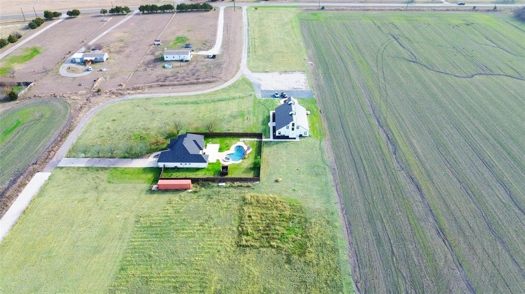 House in Celeste, Texas, United States 3 - 17633041