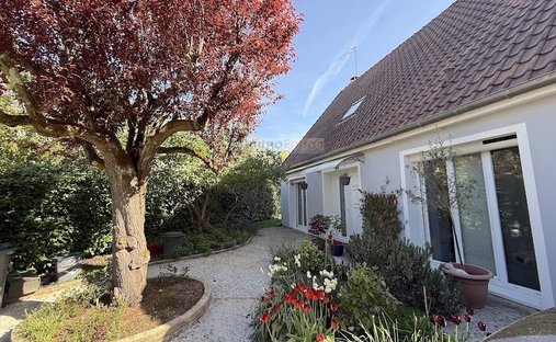 House in Bercheres Nord, Pontault-Combault, France 1