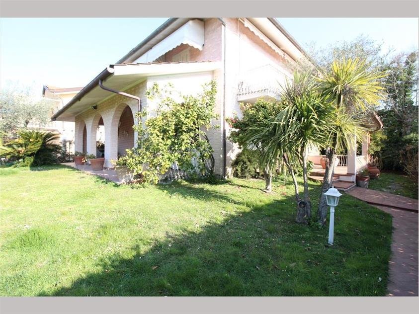 Villa in Center, Forte dei Marmi, Tuscany 4 - 17627932