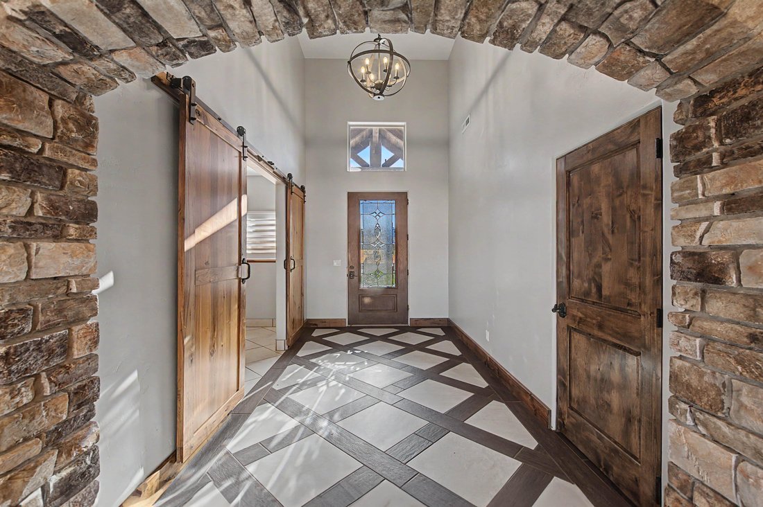 House in Parowan, Utah, United States 5 - 17630749