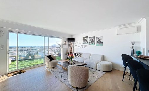 Appartement à Maurice Jeanpierre, Le Cannet, France 1