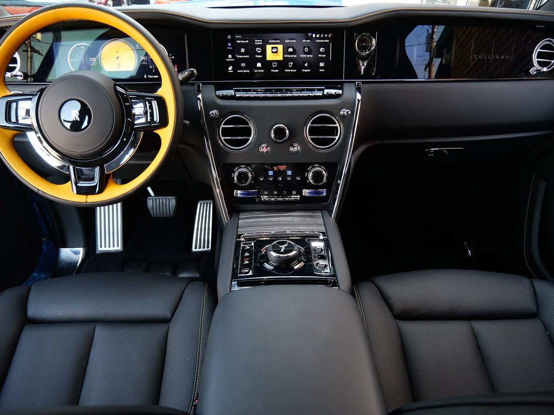 Suv in Beverly Hills, CA, United States 4 - 17633682