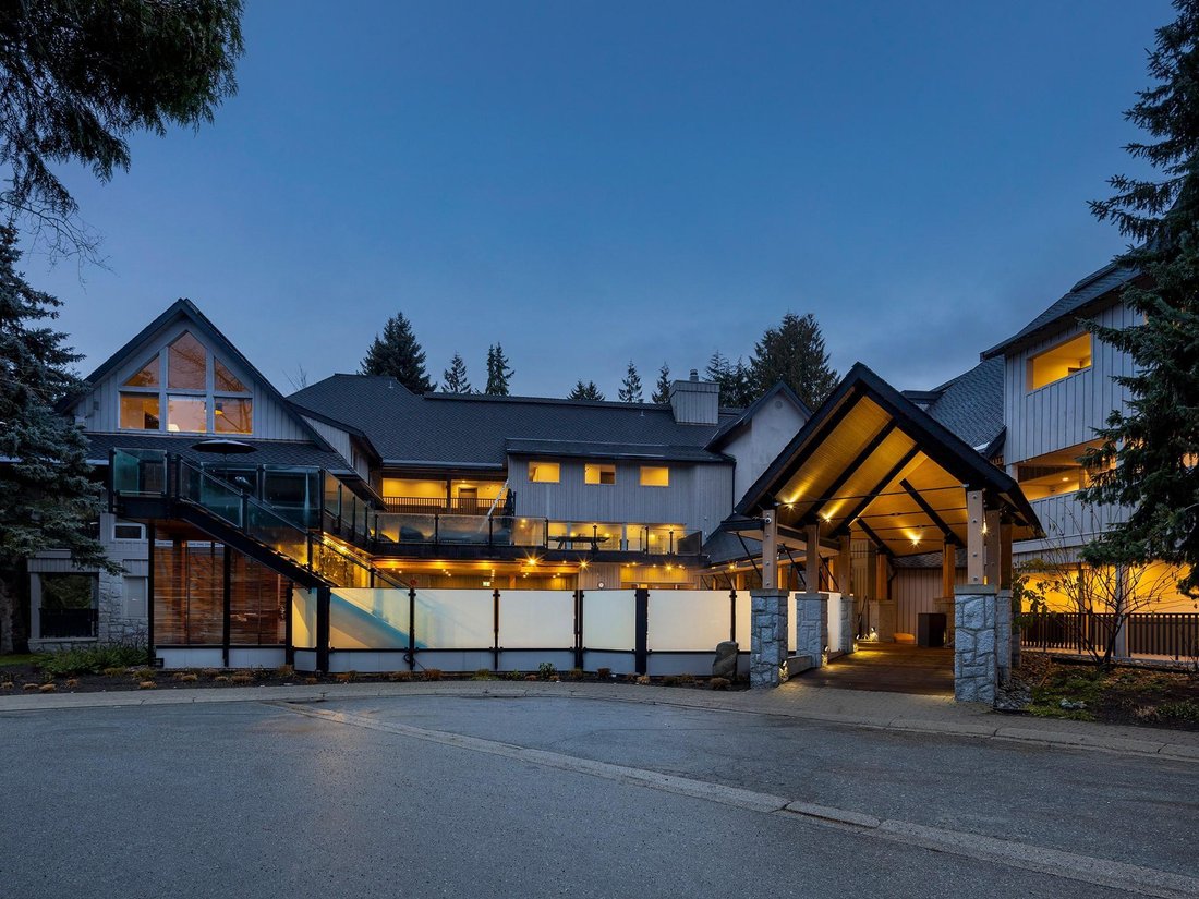 House in Whistler, British Columbia, Canada 1 - 17635984