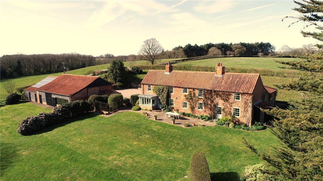 House in Briston, England 1 - 15900131