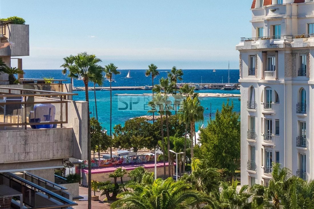 Apartment in Cannes, Provence-Alpes-Côte d'Azur, France 1 - 14432811