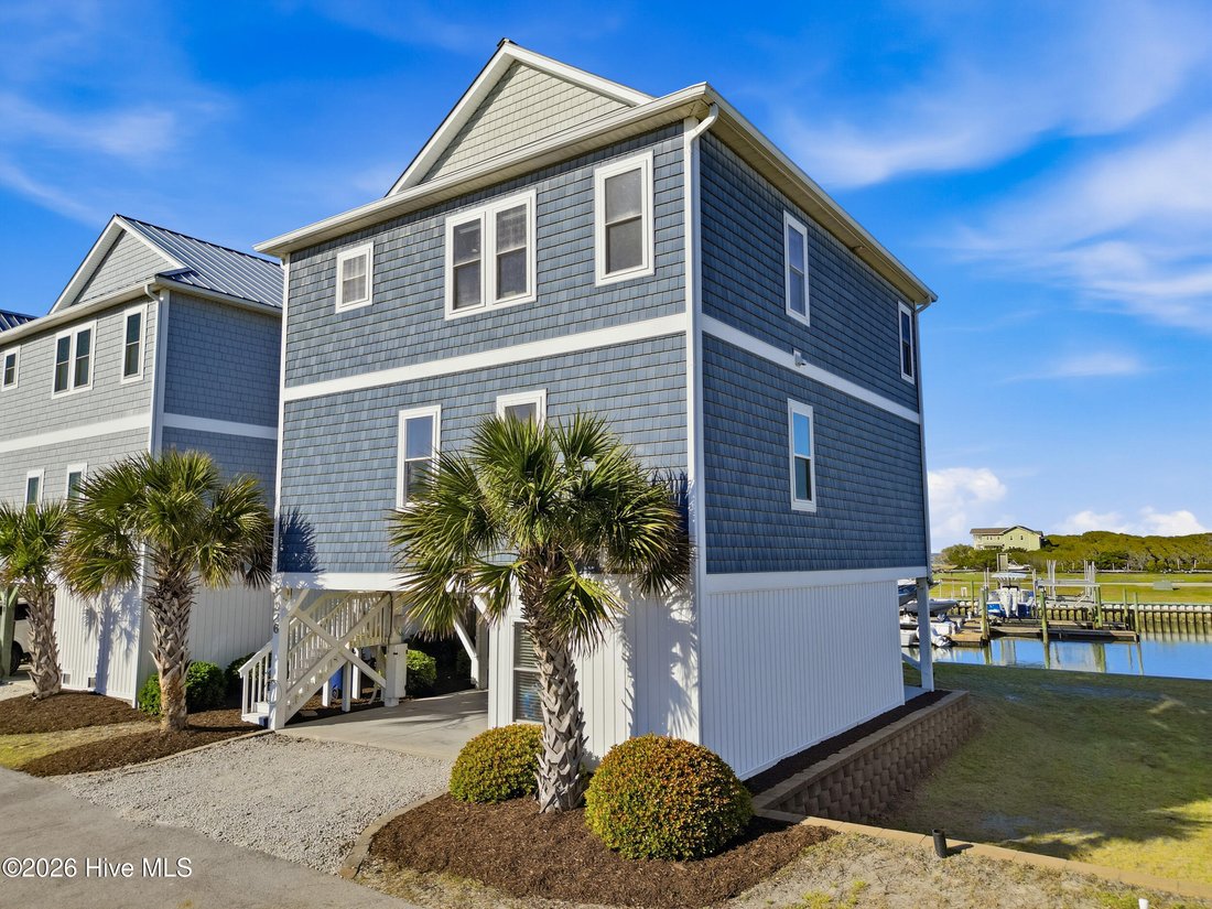 House in Topsail Beach, North Carolina, United States 1 - 17627806