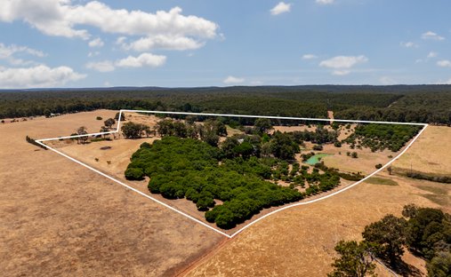 Country House in Carlotta, Western Australia, Australia 1