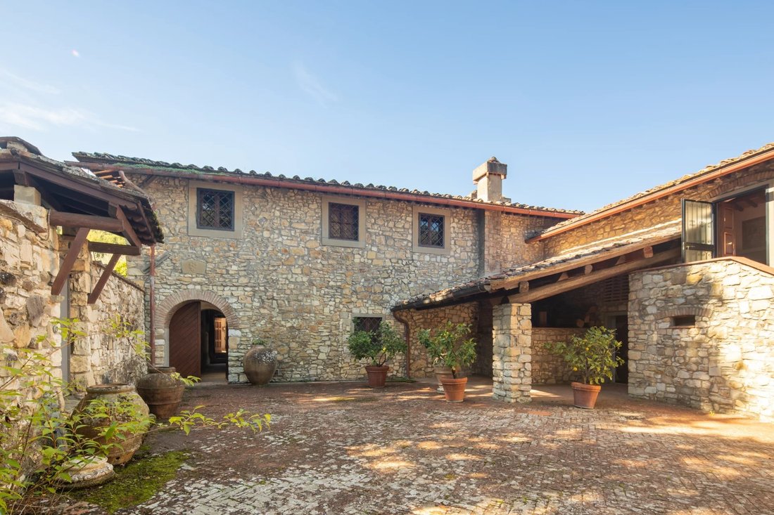 Villa in Rignano sull'Arno, Tuscany, Italy 4 - 17641707