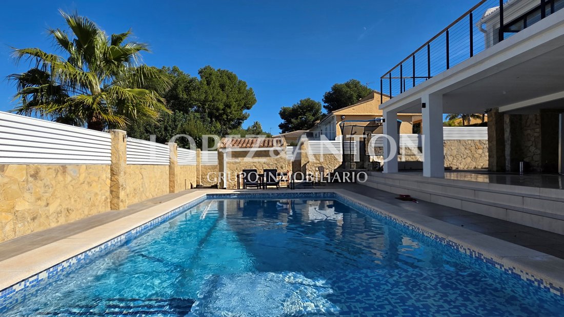 Villa in l'Eliana, Valencian Community, Spain 2 - 17640311