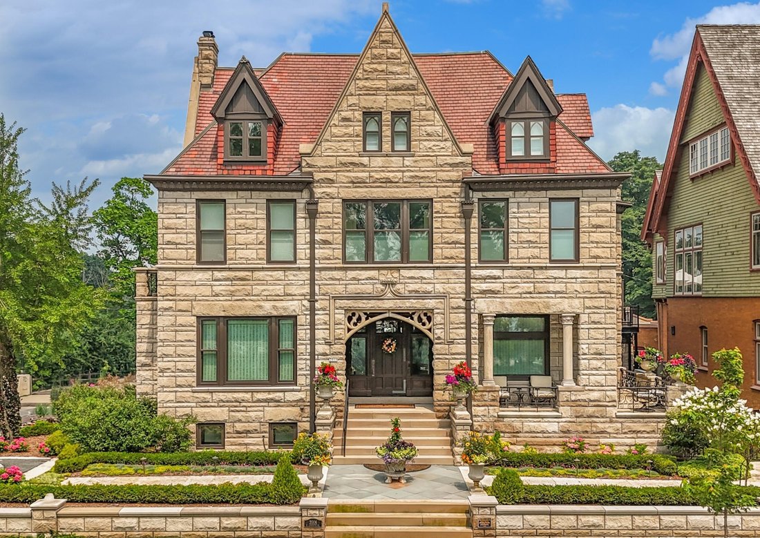 House in Milwaukee, Wisconsin, United States 1 - 17639972